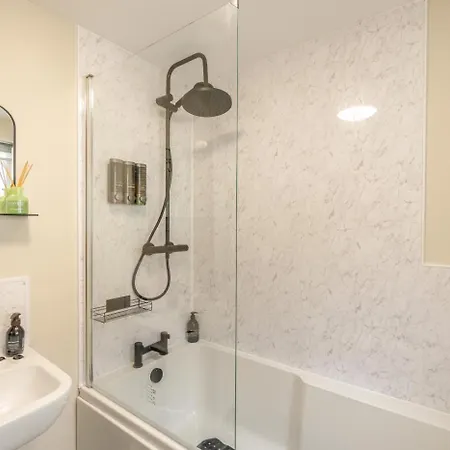 2 Bed In Oc-c45973 Holiday home